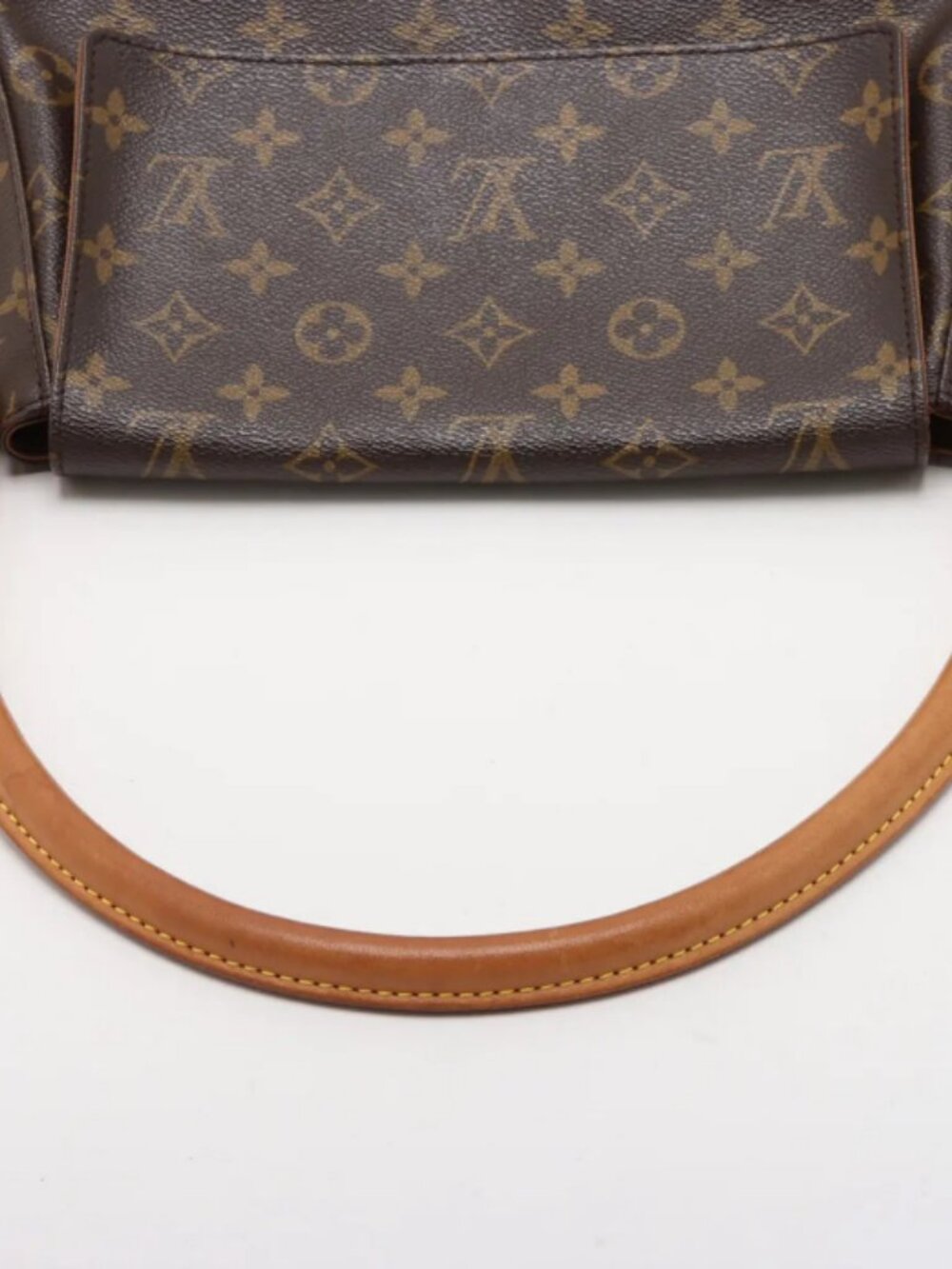 Louis Vuitton Monogram Mini Looping - Picture 5 of 11